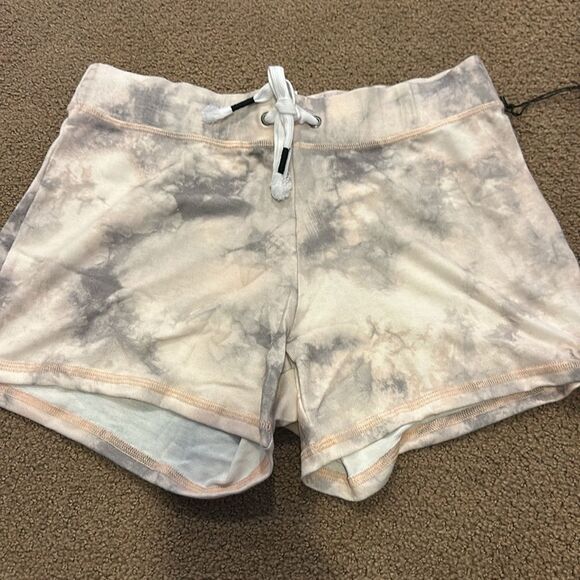 Strut This Women’s Sweatshirt and Shorts Tie Dye Matching Set - One Size - Picture 7 of 8